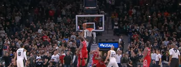 L'incredibile errore sottomisura di Aldridge (foto da: NBA Conference YouTube Channel)